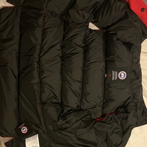 Canada goose red vest - Picture 6 of 6